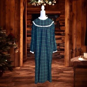 Vintage Lanz of Salzburg Plaid Nightgown Flannel Eyelet Lace Trim M Medium